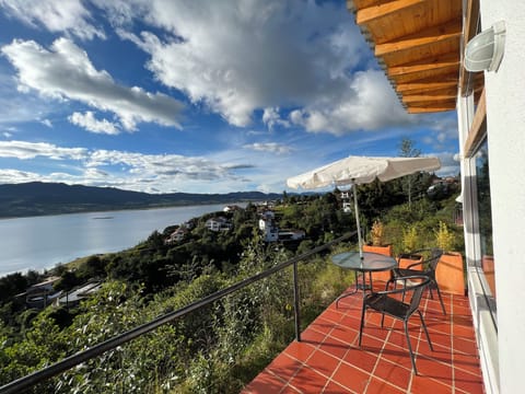 Classic Cabin, Lake View | Outdoor dining