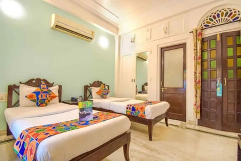 Egyptian cotton sheets, premium bedding, free WiFi, bed sheets