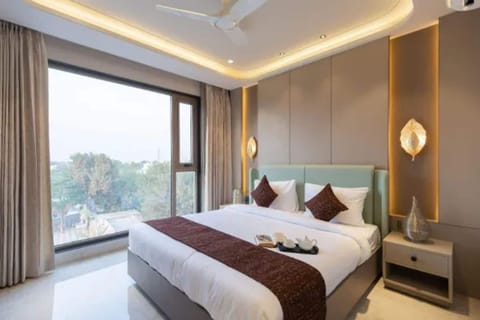 Deluxe Room | Egyptian cotton sheets, premium bedding, in-room safe, free WiFi