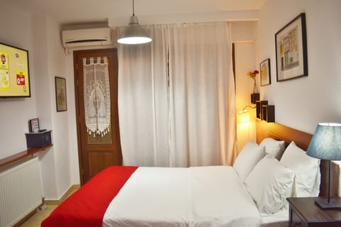 Classic Studio | Egyptian cotton sheets, premium bedding, pillowtop beds