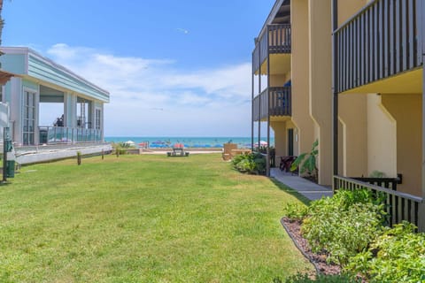 Condo, 1 Bedroom | Property grounds