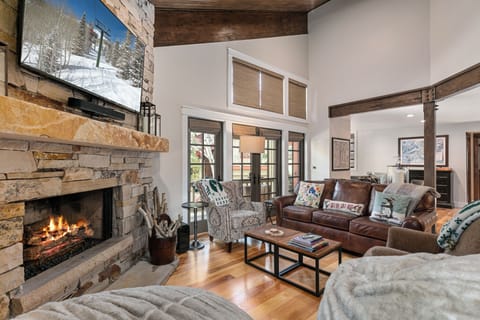 Condo, 3 Bedrooms | Interior