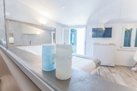 Deluxe Suite, Sea View | Free WiFi