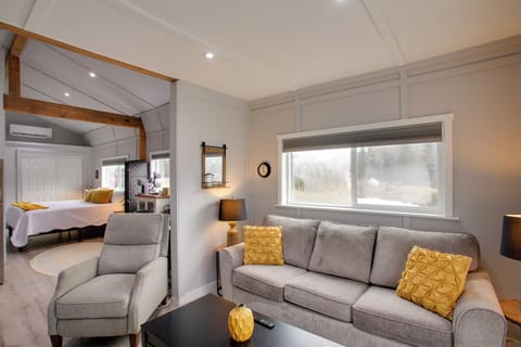 Apartment (0 Bedroom) | Interior