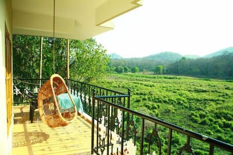 Deluxe Room | Balcony
