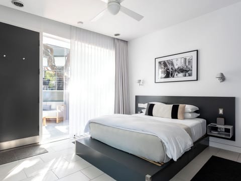 Luxury Room, 1 Queen Bed, Private Bathroom, Garden Area (Balcony) | Courtyard view