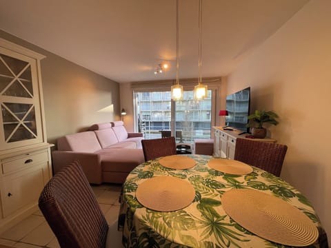 Apartment | Dining