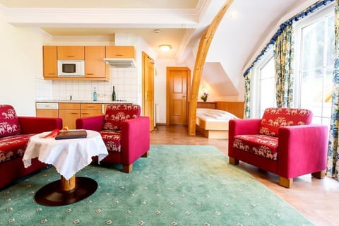 Family Room (42m2) | Living area | LED TV