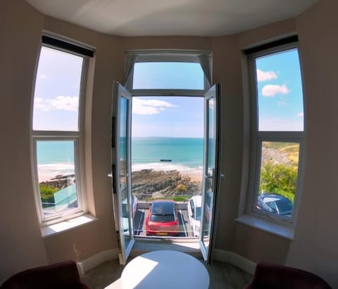 Deluxe Triple Room, Sea View | Interior