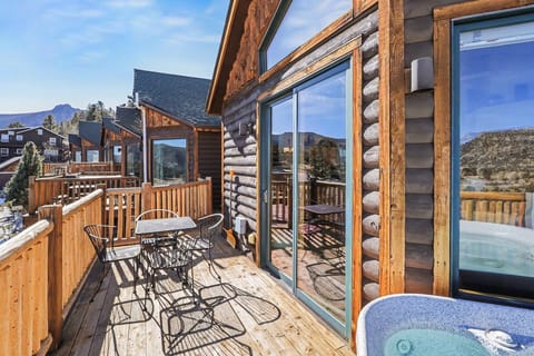 Condo, 2 Bedrooms | Outdoor dining