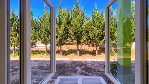 Standard Studio, Mountain View | Individually decorated, individually furnished, laptop workspace