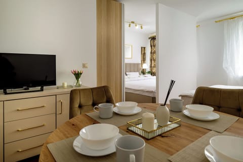 Studio Suite | Living area | Smart TV