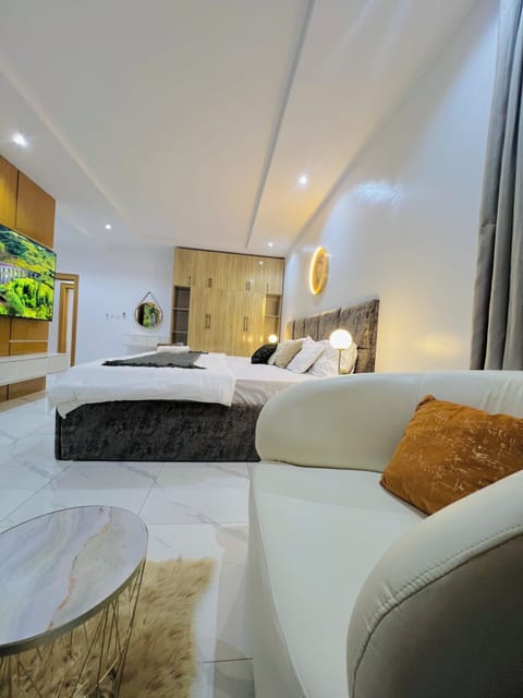 Iron/ironing board, free WiFi