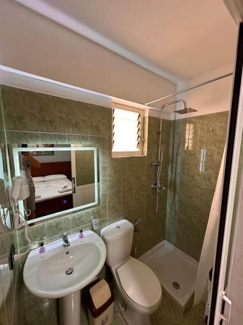 Double Room, Balcony | Bathroom