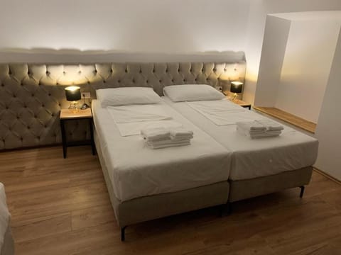 Classic Triple Room, Balcony