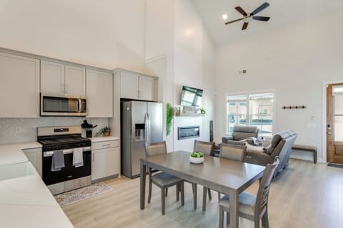 House (2 Bedrooms) | Interior