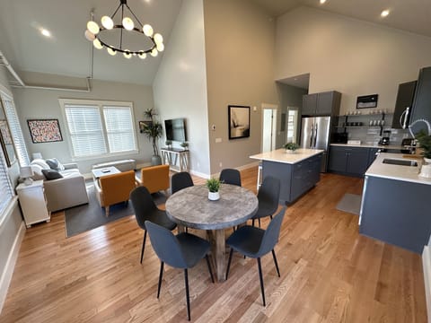 House, 5 Bedrooms | Interior