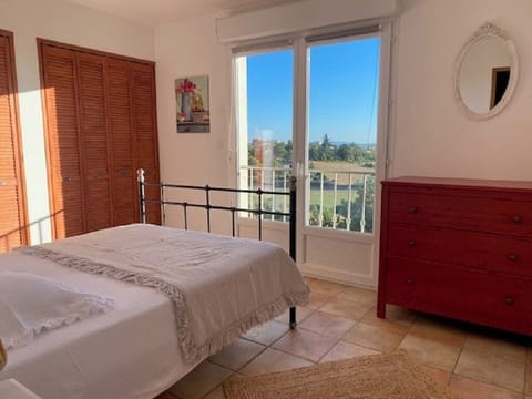 Family Apartment, Valley View | Iron/ironing board, free WiFi