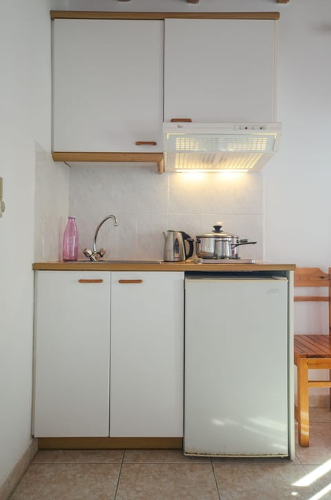 Studio (Triple) | Soundproofing, iron/ironing board, free WiFi, bed sheets