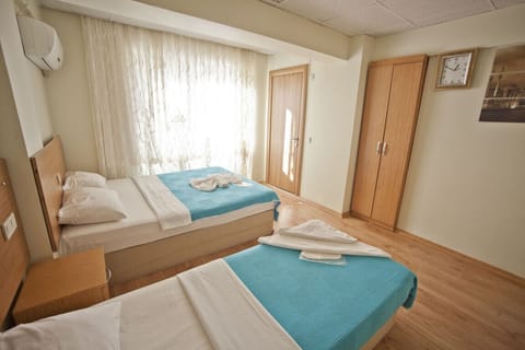 Deluxe Room | Desk, laptop workspace, free WiFi