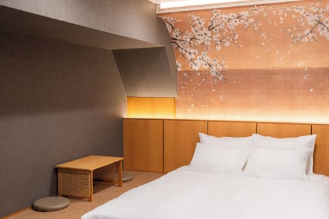 Deluxe Double Room, Non Smoking | Iron/ironing board, free WiFi, bed sheets