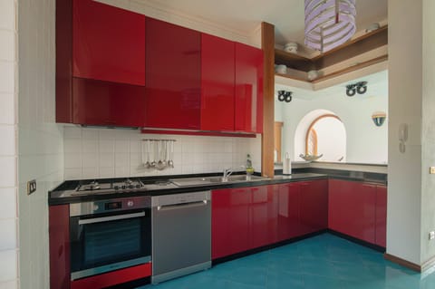 Villa, Balcony, City View | Private kitchen