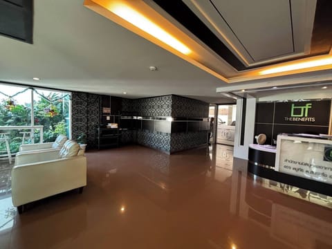 Condo, 1 Bedroom, Accessible, Balcony | Lobby