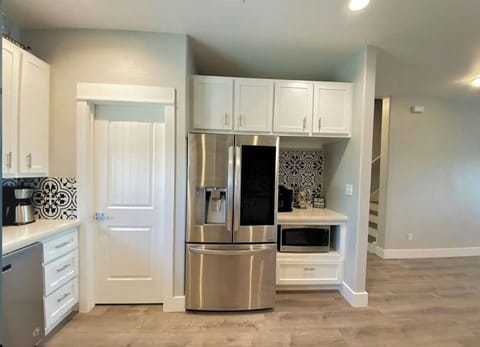 Townhome | Private kitchen