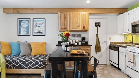 Apartment (1 Bedroom) | Interior