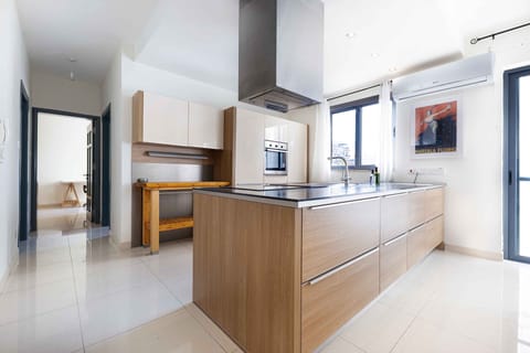 Apartment, City View | Private kitchen