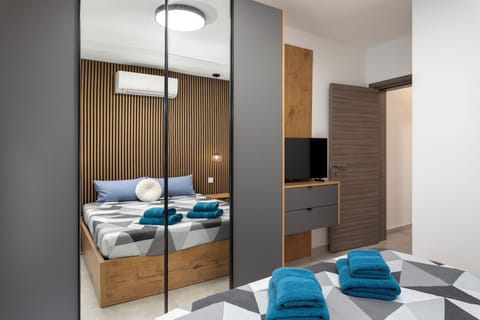 Apartment, City View | Blackout drapes, iron/ironing board, WiFi (free)