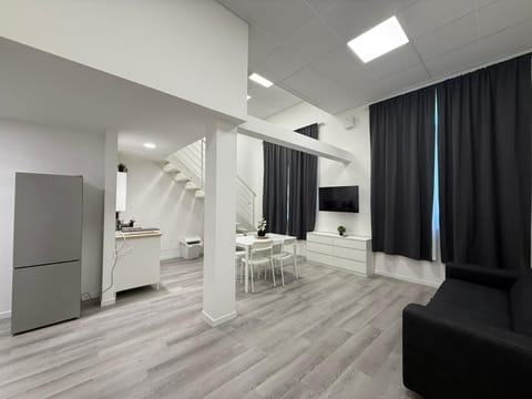 Deluxe Duplex | Free WiFi