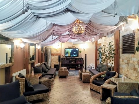 Classic Double or Twin Room, City View | Interior