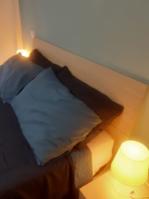 Desk, laptop workspace, free WiFi, bed sheets