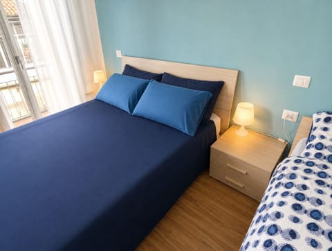Double Room | Desk, laptop workspace, WiFi (free), bed sheets