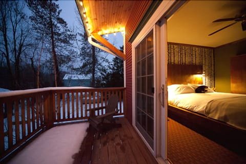 Room 6, Superior, Trout River Winter King Balcony | Premium bedding, down comforters, individually decorated