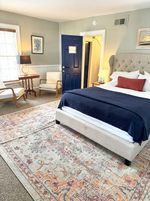 Standard Room, 1 Queen Bed (Run of House) | Premium bedding, pillowtop beds, individually decorated