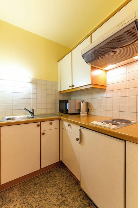 Classic Suite, Balcony | Private kitchen | Highchair