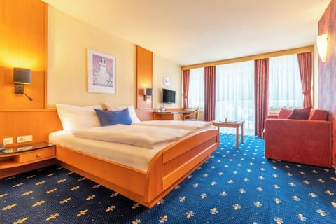 Classic Double Room | In-room safe, blackout drapes, soundproofing, free WiFi