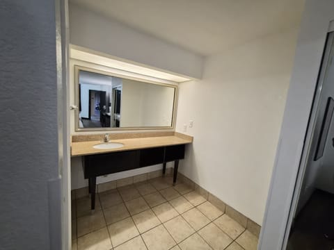 Towels, soap, shampoo, toilet paper