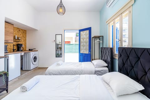 Studio, 2 Twin Beds, Kitchenette, City View | View from room