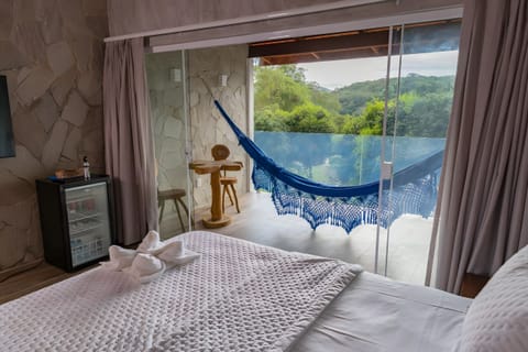 Quarto Premium - Vila Árvore | Free WiFi, bed sheets