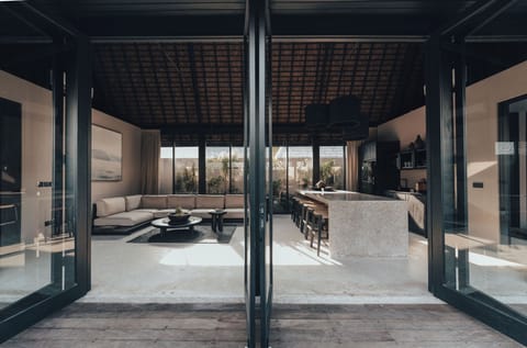 Luxury Villa, Pool View | Living area