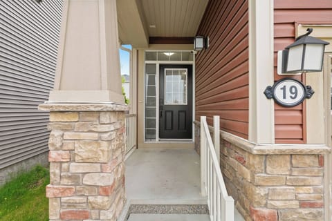 House, 3 Bedrooms, Balcony | Exterior detail