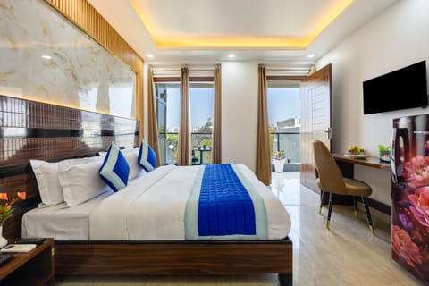 Deluxe Apartment | Desk, laptop workspace, soundproofing, free WiFi