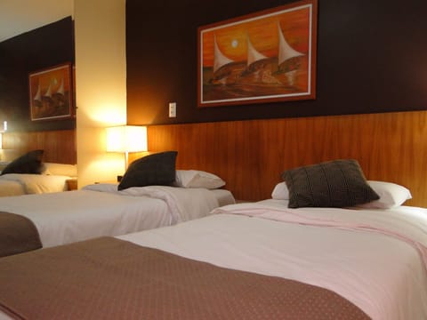 Executive Twin Room | 1 bedroom, minibar, in-room safe, blackout drapes