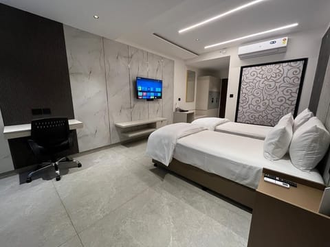 Deluxe Twin Room | Free WiFi, wheelchair access