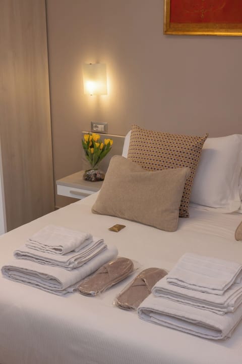 Deluxe Double Room, Balcony | Desk, laptop workspace, blackout drapes, free WiFi
