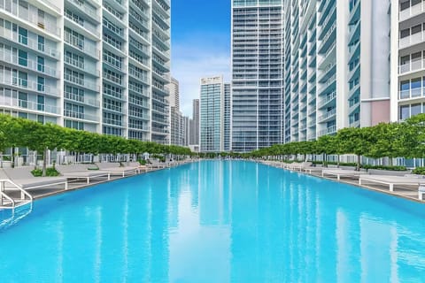 Outdoor pool, free cabanas, pool umbrellas