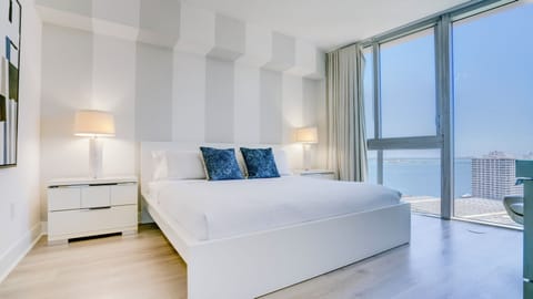 Grand Suite, Balcony, Ocean View | In-room safe, desk, laptop workspace, blackout drapes